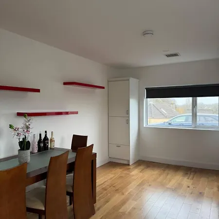 Arasan Le Radhairc Faoin Tuath Cork